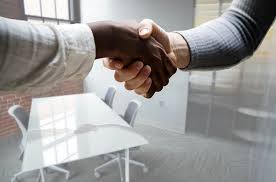 Pihak perusahaan akan melemparkan pertanyaan saat interview kerja dan menilai kelayakan calon karyawan. 5 Alasan Melamar Pekerjaan Yang Baik Saat Menjawab Interview