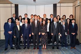 The word as can be translated to spanish in many ways—and you often can't substitute one of them for anot. Spanish Queen Letizia Ended South Korean State Visit On A Stylish And Elegant Note Regalfille Queen Letizia Of Spain What Letizia Wore Queen Letizia Style