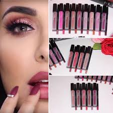 عرض اليوم على غلوسات هدى بيوتي الرائعة 😍 18 غلوس + 18 قلم تخطيط _بسعر 22  دينار غلوس + قلم تخطيط _ بسعر 1.5 دينار في روزي زون الثقة اساس شغلنا واساس