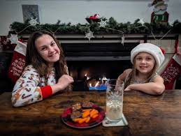 🎅 Merry Christmas! ☃️ And no the girls didn't watch Die Hard, even though  I really wanted them too! Here is a Christmas photo dump from the past  week. Not only did