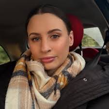 Paris Hubner (@parishubner)