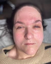 Jeanie Bray's Instagram, Twitter & Facebook