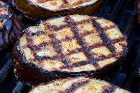 Cubre las berenjenas con aceite de oliva y condiméntalas con sal, pimienta y una mezcla de condimentos como hierbas de provence o condimento italiano. Consejos Para Cocinar Berenjenas Recetas De Cocina Casera Faciles Y Sencillas Cocina Casera