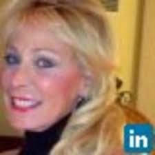 Elaine Simcox's Instagram, Twitter & Facebook