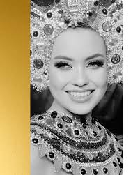 Yo soy, LA LINDA! Hija del palacio, nacida del corazón de su tuna. Con  estirpe real y alma de soberana, nuestra nueva reina lleva en la sangre el  orgullo de Calle Arriba. ¡