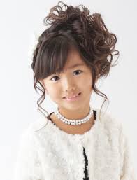 簡単で華やかに決まるママ向け卒園式アレンジ女の子の髪型もまとめて