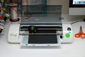 Every day i feel like there are new free cartridges available to use. How To Use Cricut Craft Room Sew Woodsy