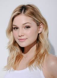 Born in 1997, holt was raised in tennessee and mississippi before her family settled in los angeles. Olivia Holt On Dealing With Acne Ignoring The Haters And Staying True To Yourself