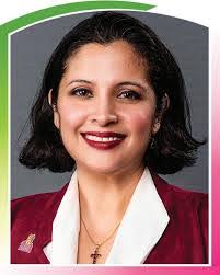 Elizabeth Pompa's Instagram, Twitter & Facebook