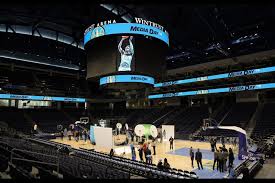 What To Know If Youre Going To Wintrust Arena For Sky Games