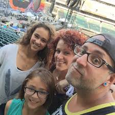 Tia Jon, daughter of Hubbert Mc Williams.