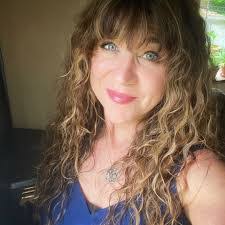 Shannon Dunaway's Instagram, Twitter & Facebook