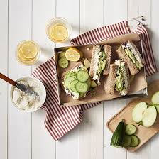 Recette De Sandwich Vert Avec Tartinade Au Fromage Feta De Saputo Sandwiches Cheese Recipes