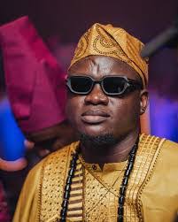 Alex Oge's Instagram, Twitter & Facebook