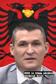 Tiranë 🇦🇱 Sot, kryetari i SPAK z.Altin Dumani i ka çuar hetuesit e BKH në  shtëpinë e kryetarit të Bashkisë Tiranë, Erion Veliaj, ku kanë kontrolluar  shtëpinë e Veliaj, kanë sekuestruar celularët