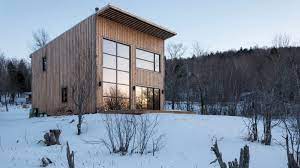 A Young Carpenter Who Wished To Build His Own Residence Was The Client For This Modest Project By Atelier L Abri Located In Queb In 2020 Timber Cabin Cabin Wood Ducks
