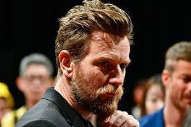 Ewan mcgregor gets a haircut in preparation for his role as obi wan kenobi in star wars episode 1 the phantom menace. Ewan Mcgregor To Reprise Role Of Obi Wan Kenobi