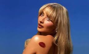 Lainey Wilson Archives