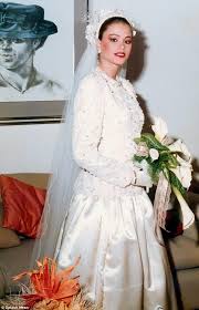 Sofia vergara and joe manganiello first met at the 2014 white house correspondents' dinner and although the magic mike actor was instantly drawn to the actress, the timing just wasn't right. Celebrity Wedding Sofia Vergara And Joe Gonzalez The Fashionbrides