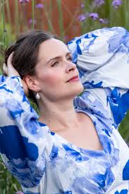 Katy Thomson's Instagram, Twitter & Facebook