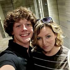 Cari Anderson (carianderson419)