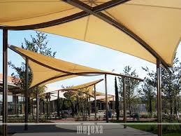Le vele ombreggianti da terrazzo permettono di personalizzare zone di copertura con un'estrema facilità di installazione e adattabilità, con una spesa veramente esigua. Vele Ombreggianti Tende A Vela E Vele Pvc Di Design Metexa