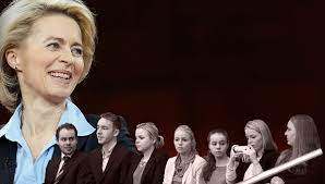 President von der leyen's team supports her in her daily work. Ursula Von Der Leyen Ihre Truppe Ist Schon Angetreten Bunte De