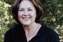 Marie Packard's Instagram, Twitter & Facebook