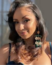 Miss LOVELY HERSELF 😍