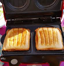 Un Delicieux Croque Chocolat Banane Gourmicom Croquant Au Chocolat Recettes De Cuisine Recette