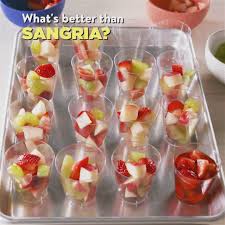 Warning Sangria Jell O Shots Are Dangerously Good Video Recipe Video Shot Recipes Jello Shot Recipes Yummy Drinks