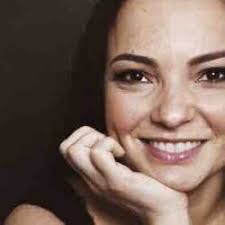 Rosanna Howell's Instagram, Twitter & Facebook