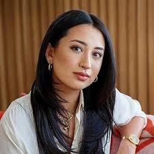 Amazon.in: Tuyen Do: books, biography, latest update