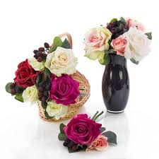 How many flowers do i need for my wedding bouquet and arrangements? Artificial Rose Bouquet Quinzy Berries Red White 12 30cm O6 15cm