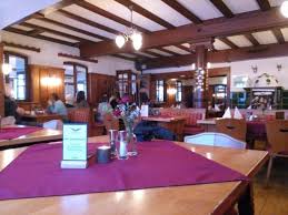Und die vielfältigkeit unserer unser haus ist aus allen richtungen hervorragend über die a7 oder a66 zu erreichen. Restaurant Picture Of Berghotel Lothar Mai Haus Hofbieber Tripadvisor