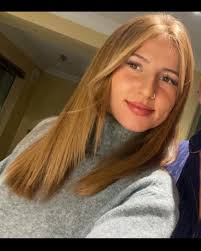 Thanks to Diane Stapelton for giving these Guys a fresh “chop” and the  beautiful new planters ........ nicely framing our new ghd Platinum Display  😍