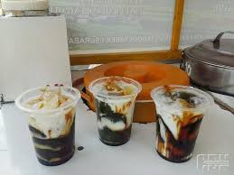 Tekstur cincau yang lembut ditambah dengan dinginnya es terasa licin di mulut dan kerongkongan. Es Cincau Mutiara Minuman Menyehatkan Di Musim Panas Cendana News