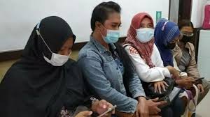 Posting komentar (atom) iklan atas artikel. Admin Arisan Online Di Probolinggo Diduga Bawa Kabur Rp 400 Juta Suara Malang