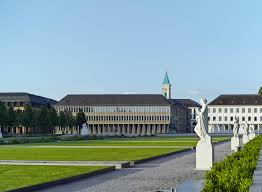 Das volumen in der wirtschaftsförderung habe mit 5,3 milliarden euro im ersten halbjahr nochmals über dem rekordniveau des vorjahres. L Bank Karlsruhe Muller Reimann Architekten