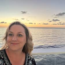 Can we switch out group members during the tour?