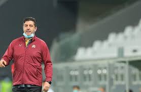 Rui carlos pinho da vitória is a portuguese football manager and a former player who played as a midfielder. Rui Vitoria Nos Quartos Da Champions Asiatica Futebol Publico