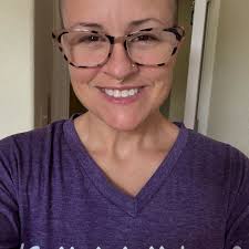 What can cause a goldendoodle's skin issues and what are some healthy and  natural dog food recommendations?