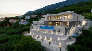 On the first floor there are two double bedrooms ea. Villa In Kroatien Luxusvilla In Kroatien Villanovo