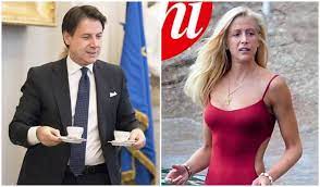 A pochi km di distanza dalla coppia, sulla spiaggia, erano presenti anche nicola e luca zingaretti. Giuseppe Conte E Olivia Paladino Lei Ha Una Figlia Eva Coetanea Del Figlio Di Conte Aciclico Com