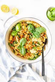 Spicy Vegan Garlic Pasta With Roasted Chickpeas This Savory Vegan Recipe Vegan Dinners Vegan Dinner Plan Roasted Chickpeas