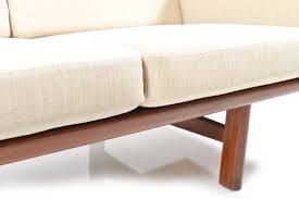 Sofaen er original og stemplet. Vintage Danish Teak Ge 236 Sofa By Hans Wegner For Getama Room Of Art