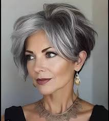 Short hairstyles for women near Bowie, TX?