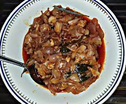 Preparate una pentola con abbondante acqua salata, versate anche un po' di aceto di vino per renderla acidula e lessate i lampascioni per almeno tre quarti d'ora. Le Cipullizze Calabresi Il Calice Di Ebe