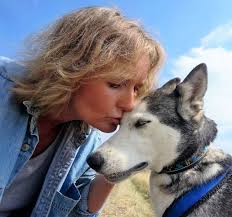 WHILE WE'RE ON THE SUBJECT OF BOOKS...... our very own Lesley Hunter,  Publisher, editor, co-author of Paradise to the Rescue and generally  dynamic lady has, apart from other publications a lovely series