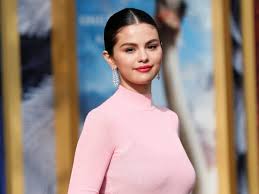 Teen star selena gomez went from her days on 'barney and friends' to her debut album 'kiss and did you know? Billie Eilish Wears Selena Gomez S Makeup Brand On New Magazine Cover